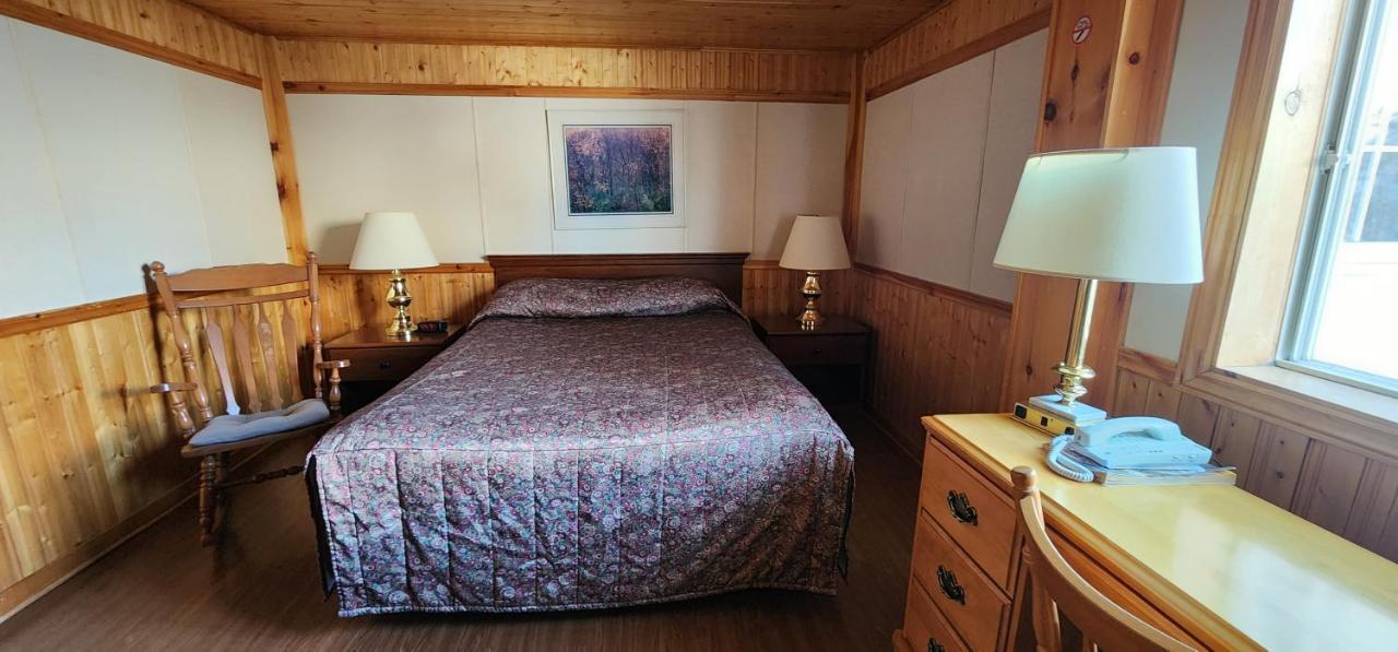 Auberge Motel 4 Saisons Блан-Саблон Екстериор снимка