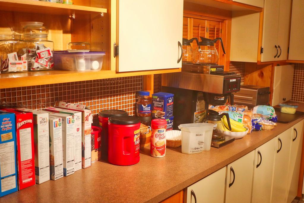 Auberge Motel 4 Saisons Блан-Саблон Екстериор снимка